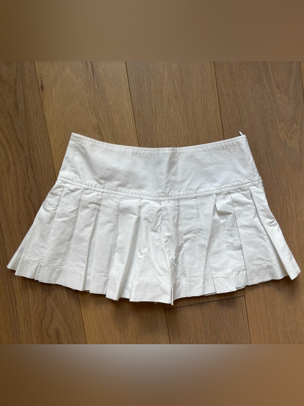Women’s White Pleated skort